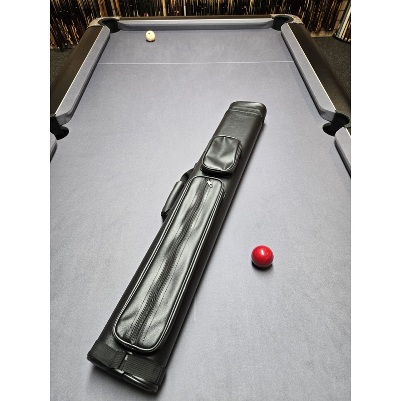 Cue case for centre jointed cues.. holds up 4 shafts and 2 butts, Robust case in a hard wearing black design