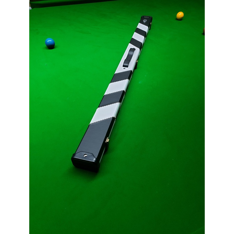 BAIZE MASTER 3/4 DELUXE BLACK AND WHITE CHEVRONS CUE CASE WITH REINFORCED PLASTIC ENDS