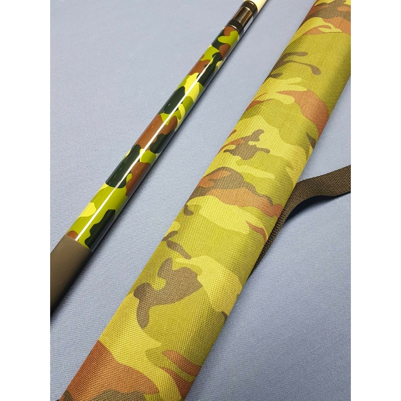 CAMMO ARMY GREEN 2 piece cue and matching Camouflage case