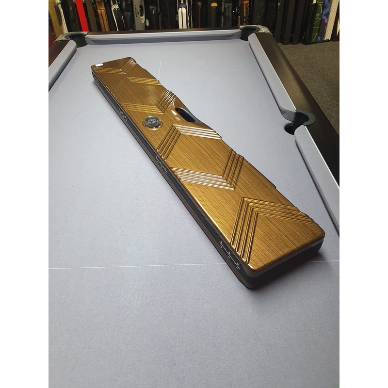 Bulldog Billiards UK Beast case for 3/4 jointed cues BRONZE/GOLD