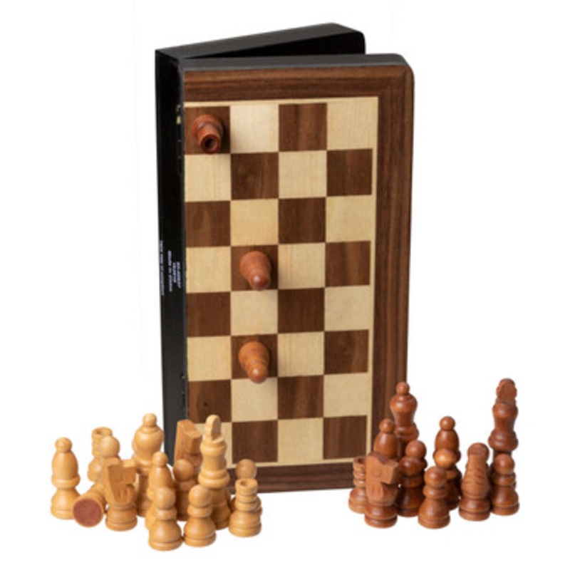 8 Magnetic Travel Chess Set