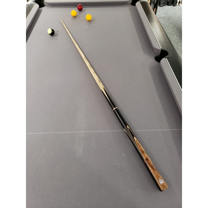 Bulldog Billiards BULL SHARK Shark pool cue from our Shark range of cues